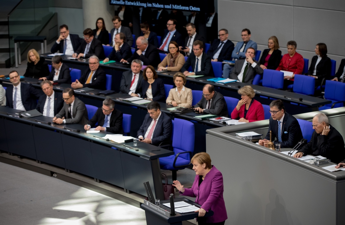 Merkel exige «respuestas concretas» para los problemas de la UE