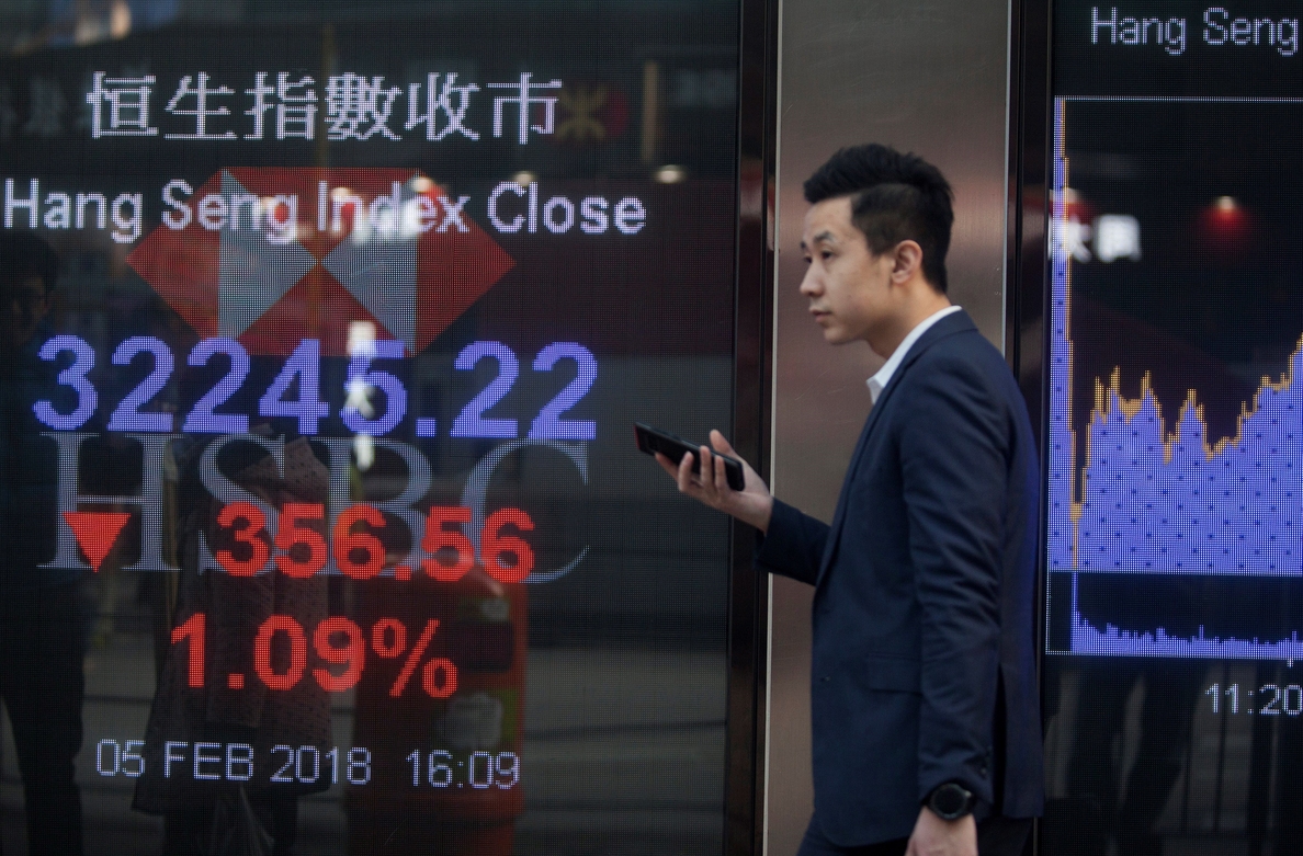 La Bolsa de Hong Kong sube un 0,84 por ciento a media sesión