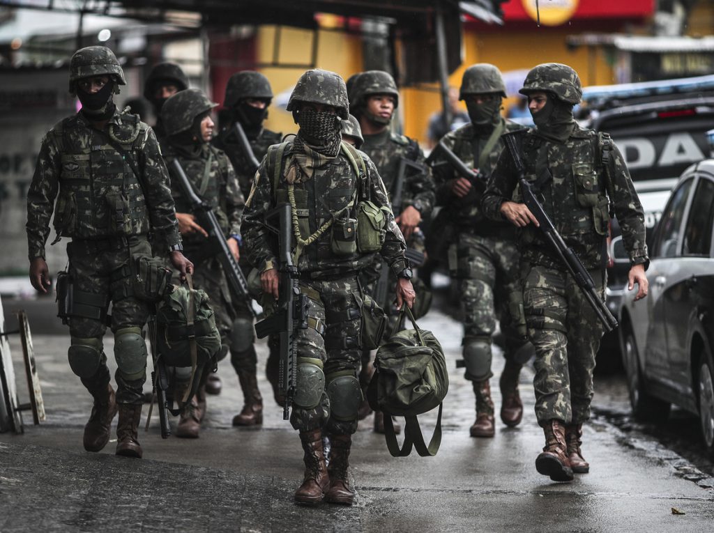 El Ejército actúa en las favelas de Río con incógnitas sobre los límites de intervención