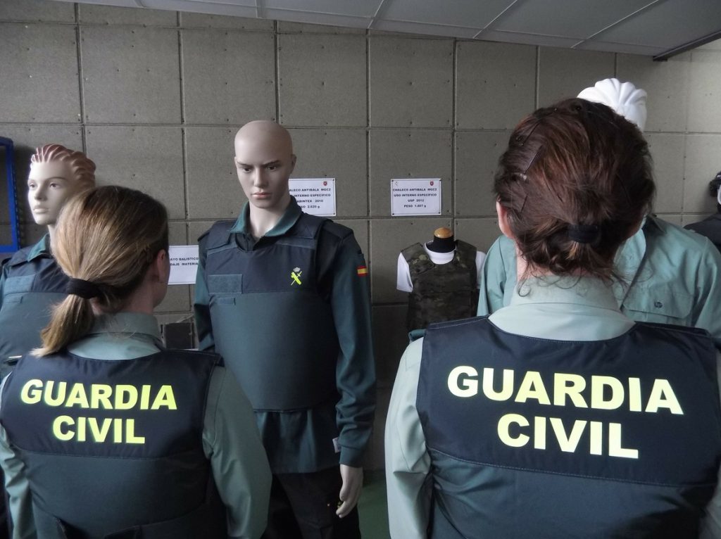 La Guardia Civil incorpora 920 vehículos a su flota y adquiere 6.480 chalecos antibalas