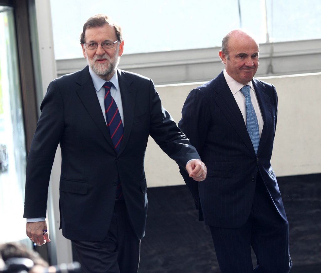 Rajoy no concreta cuándo dimitirá Guindos y dice que su sucesor precisa de «capacidad de trabajo e ilusión»