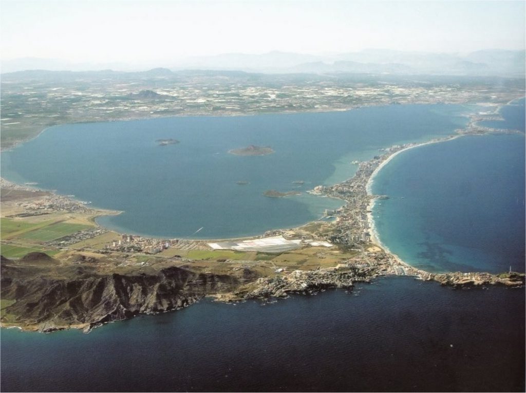 El Gobierno espera el informe sobre la contaminación del mar Menor y aboga por un «vertido cero»