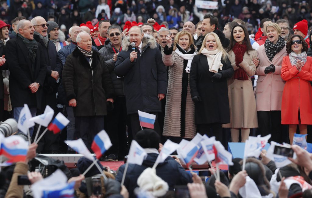 Putin promete un futuro de «brillantes victorias» si es reelegido