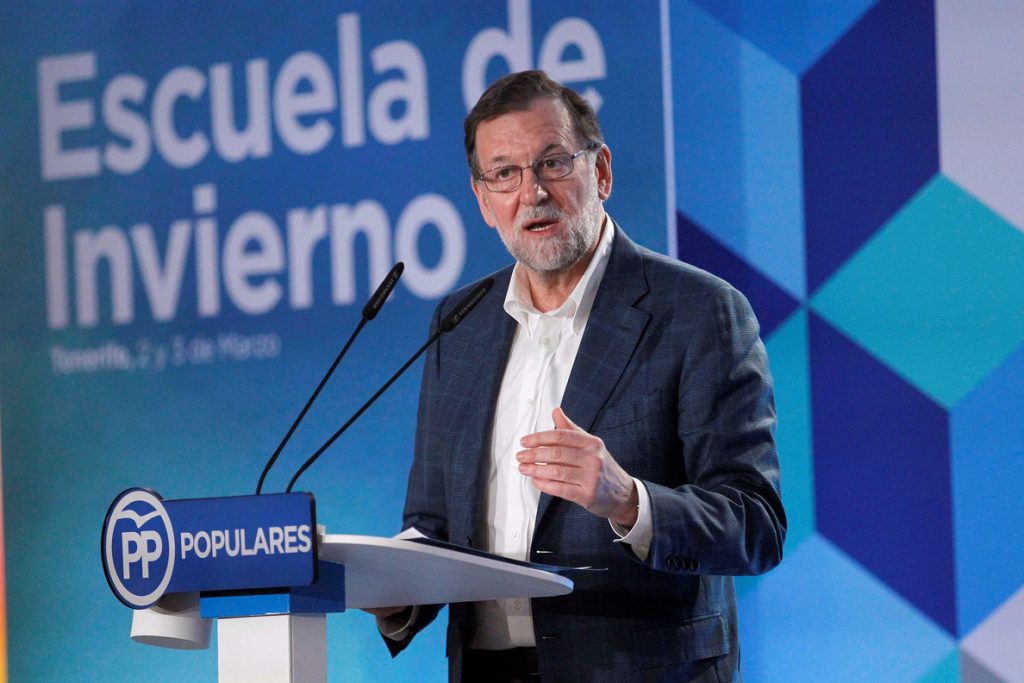 Rajoy critica al PSOE por entrar en la carrera de «otros» contra el Gobierno