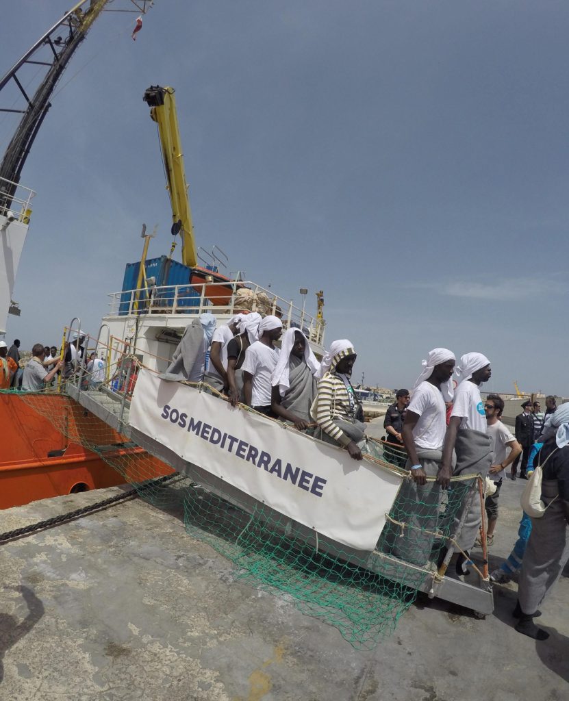 Al menos 21 inmigrantes muertos en un naufragio en el Mediterráneo, según ONG