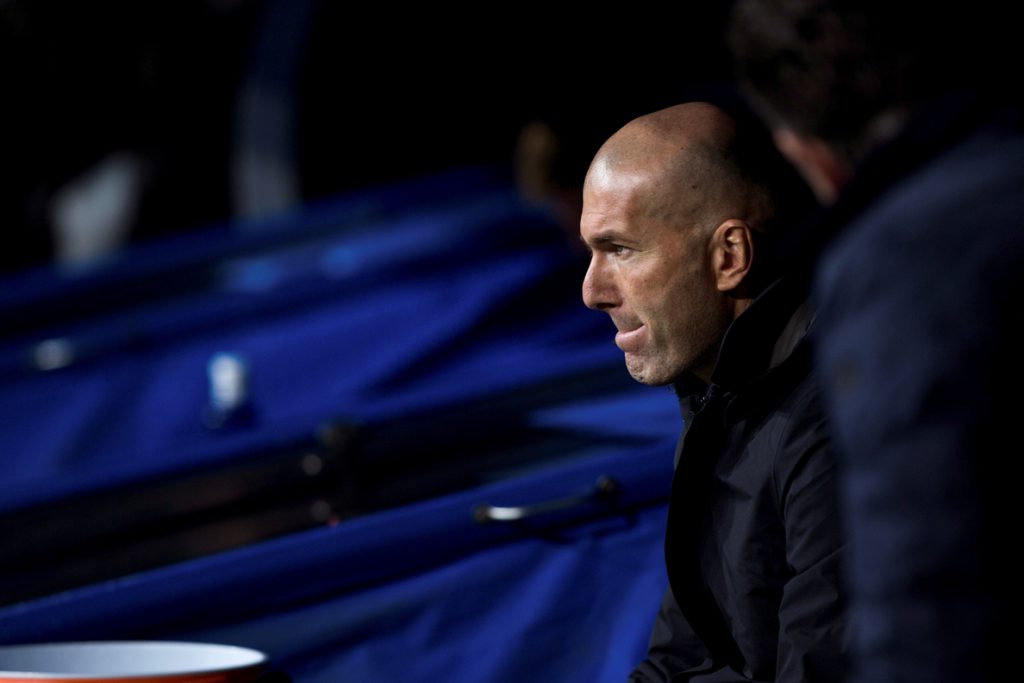 Zidane deja a Benzema en el banquillo, salen Isco y Bale