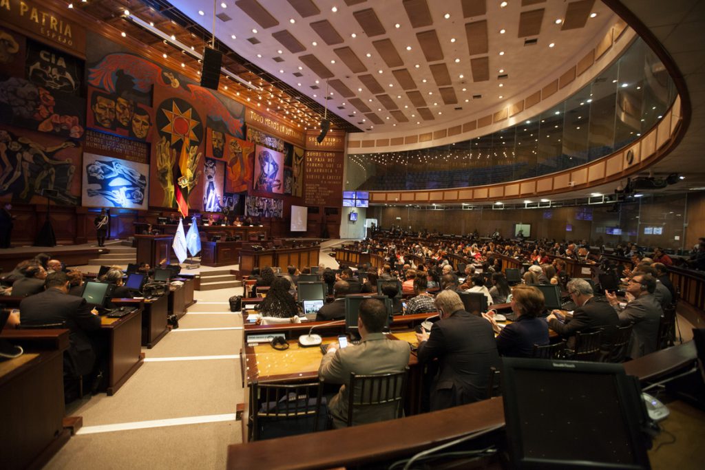 La sacudida política desde la Asamblea aviva el debate sobre corrupción en Ecuador