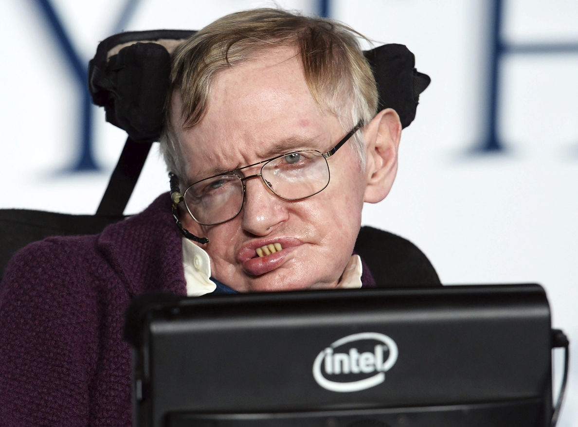 Stephen Hawking, una mente veloz encerrada en un cuerpo inmóvil