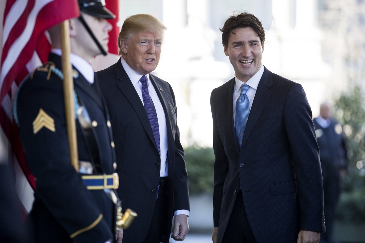 Donald Trump se ríe de Justin Trudeau… y alardea de ello