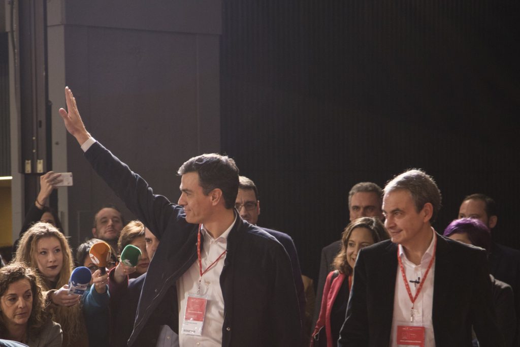 Zapatero avisa al PSOE de que para ganar necesita la máxima unidad interna