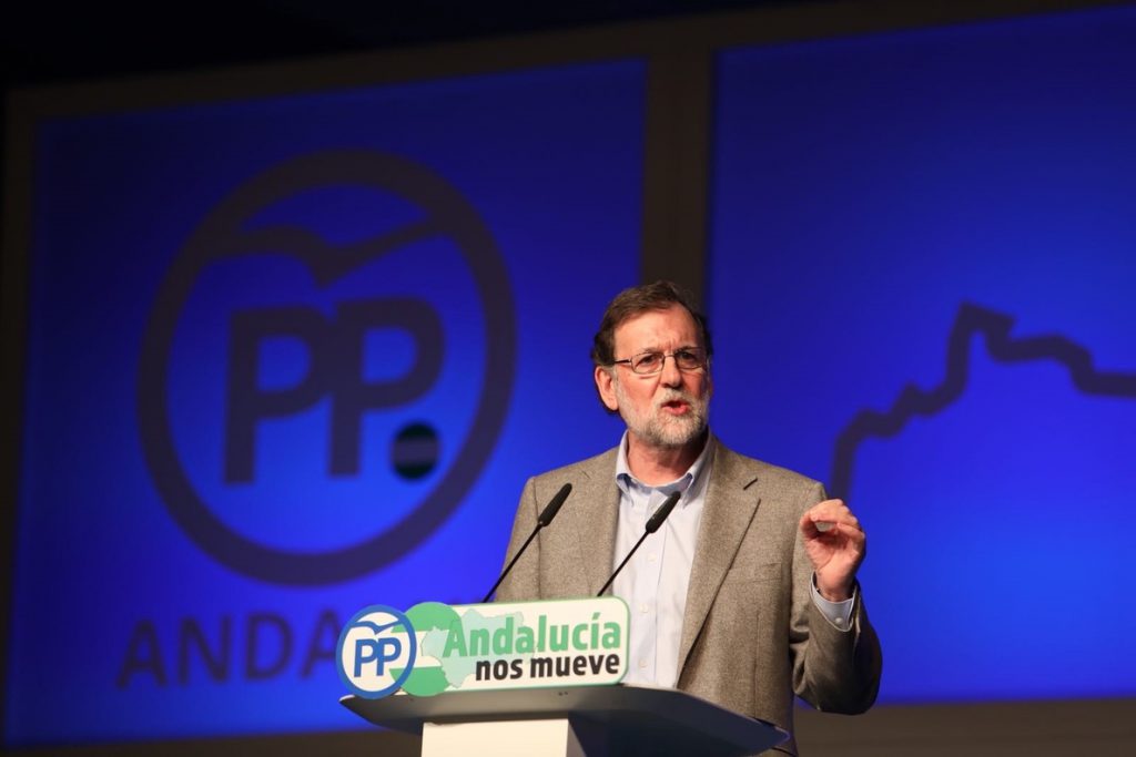Rajoy asegura que mientras esté en el Gobierno se va a mantener el sistema de pensiones y subirán «lo que podamos»