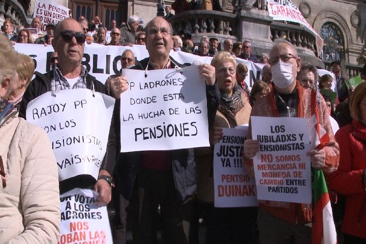 Más de un centenar de manifestaciones recorrerán hoy España en defensa de pensiones «dignas»