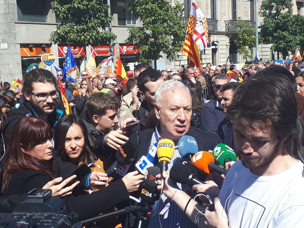 Margallo insta al independentismo a reconocer que la vía unilateral «no tiene recorrido»