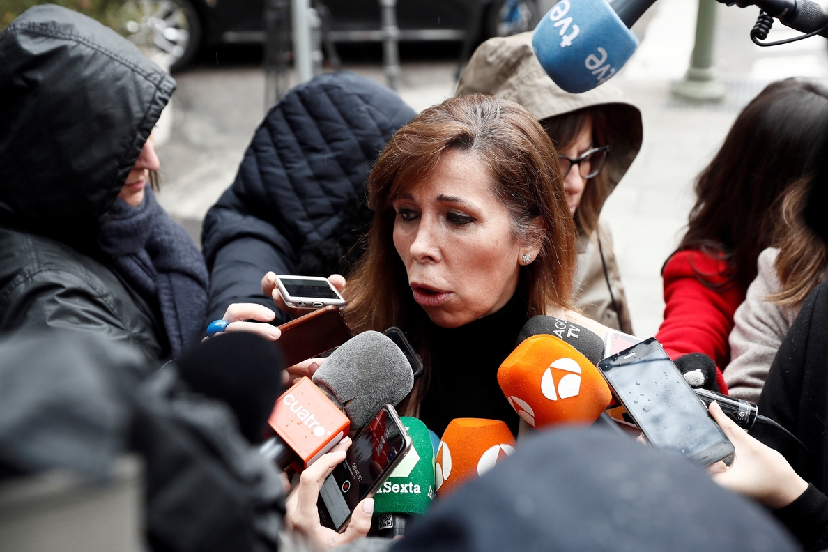 Sánchez Camacho ve «un episodio más del disparate» la reunión entre Puigdemont y Anna Gabriel