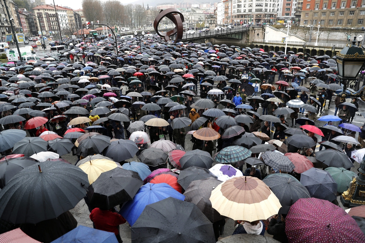 Los pensionistas vuelven a llenar las calles de Bilbao y centran el debate político