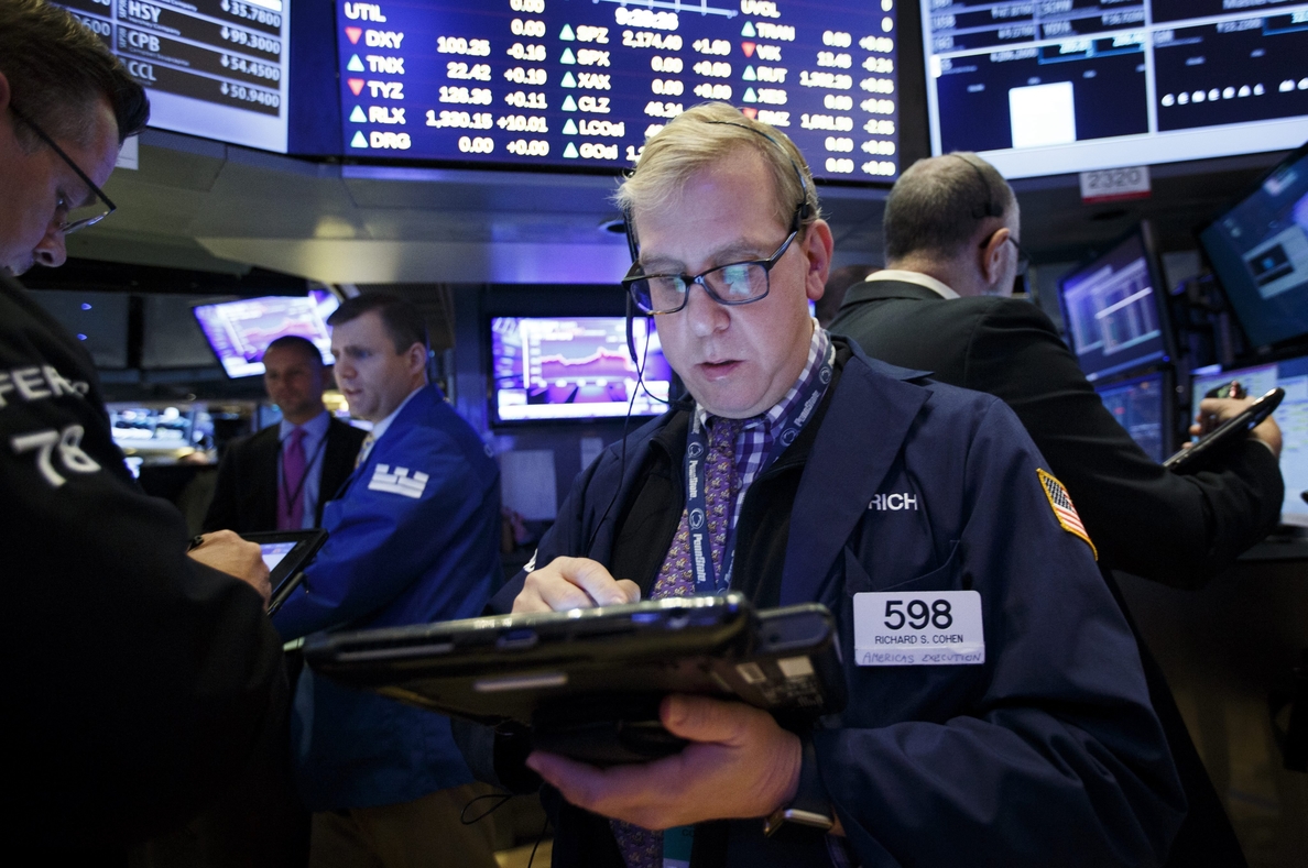 Wall Street abre a la baja y el Dow Jones pierde un 1,09 %