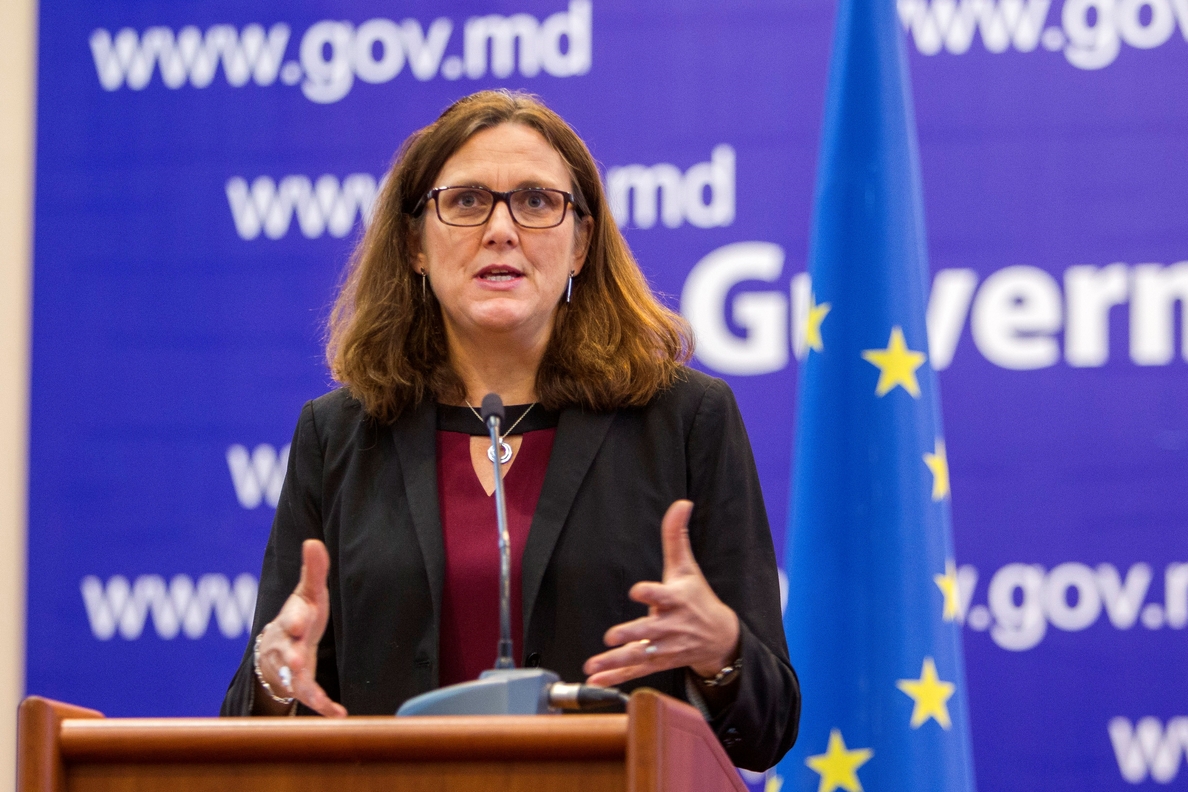 La comisaria de la UE del comercio viajará a Washington para pedir exenciones a aranceles