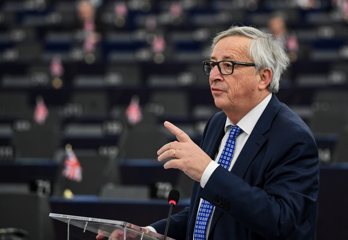 Juncker pide a Putin restablecer el «orden cooperativo paneuropeo de seguridad»