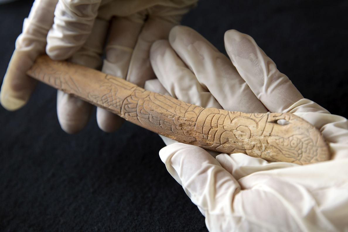 Un pequeño hueso tallado ensalza a la primera gran civilización del Antiguo Perú