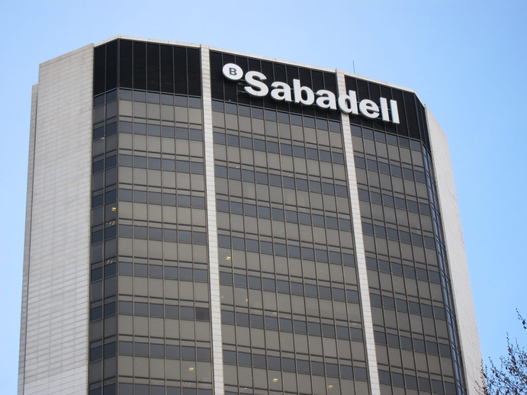 Sabadell pone a la venta dos carteras de activos tóxicos ligados al ladrillo por 3.300 millones