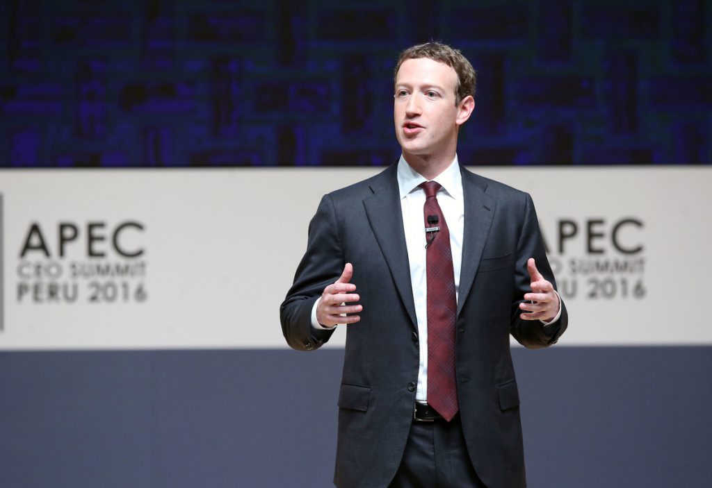Legisladores de EE.UU. piden que Zuckerberg que testifique ante el Congreso
