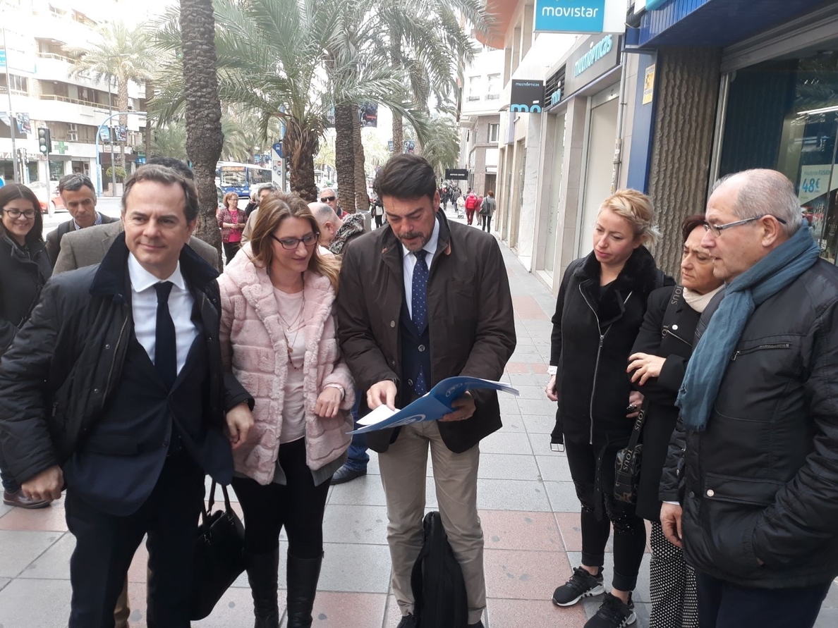 El PP formaliza ante notario el acta para la moción de censura contra el alcalde de Alicante