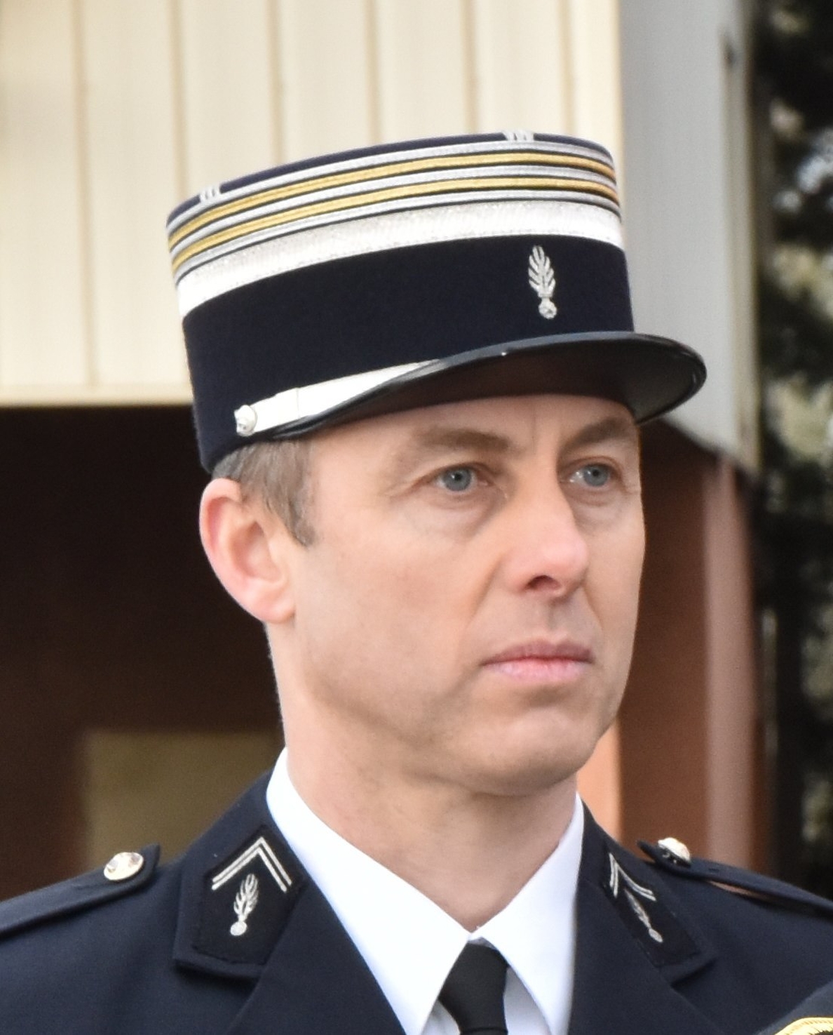 Muere el gendarme que se intercambió por los rehenes en el sur de Francia