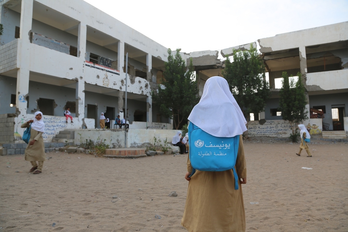 UNICEF denuncia que 2 millones de niños yemeníes se ven privados de ir a la escuela