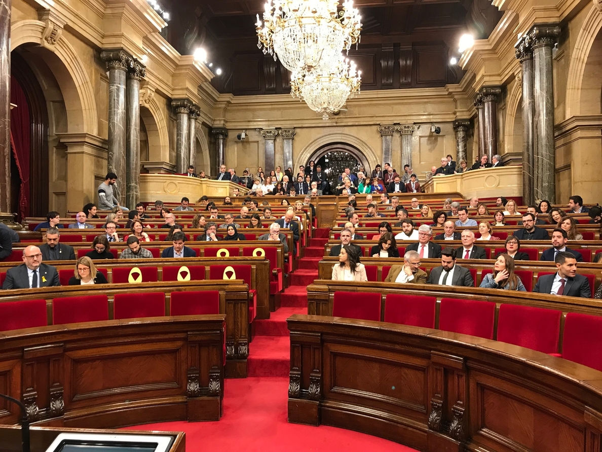 La CUP propone celebrar ya un pleno de investidura con Puigdemont como candidato y «hacer República»