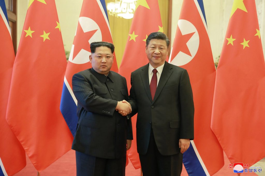 EE.UU. califica de «paso histórico» el encuentro entre Kim Jong-un y Xi Jimping