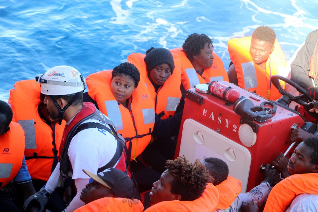MSF y SOS Mediterranée rescatan a 131 personas frente a la costa Libia
