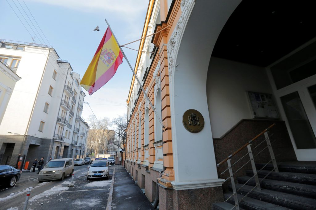 Exteriores confirma la expulsión de 2 diplomáticos españoles por el caso Skripal