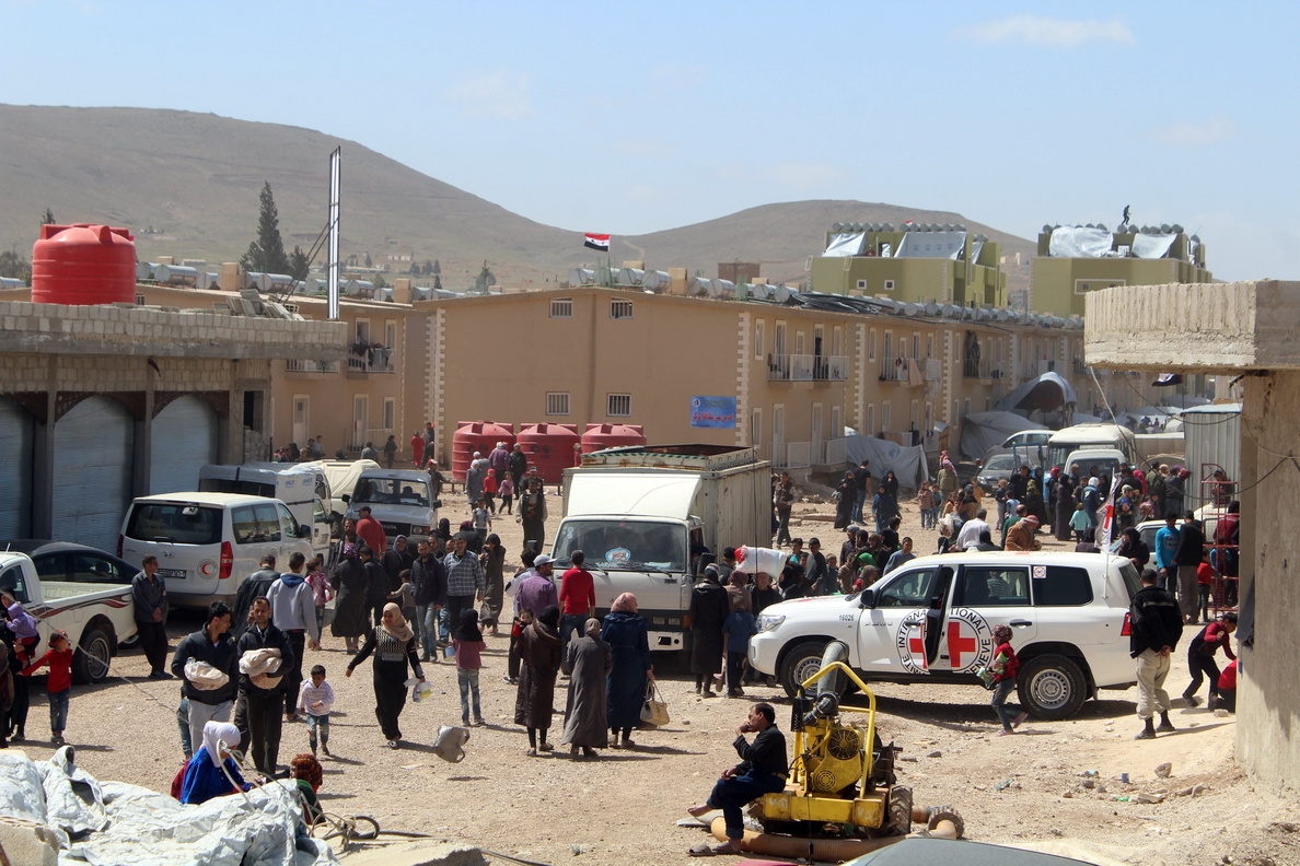 Disparan contra un convoy de evacuados de Guta Oriental en el norte de Siria