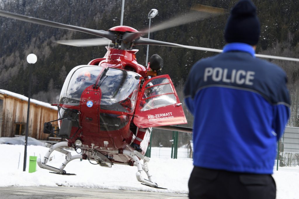 Cinco montañistas desaparecidos tras una avalancha de nieve en Suiza