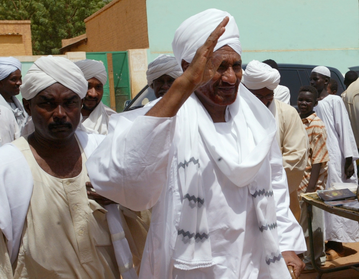 La Fiscalía de Sudán presenta cargos criminales contra el líder opositor Sadiq al Mahdi