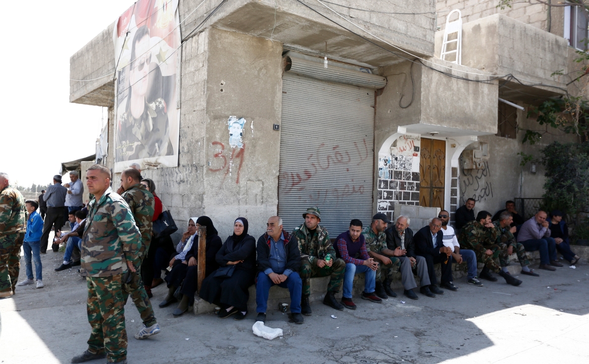 Una segunda tanda de evacuados del último reducto rebelde de Guta se dirige al norte sirio
