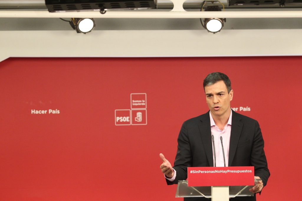 Pedro Sánchez tiene claro que Cifuentes no acabó su máster y el PSOE intentará que no termine la legislatura