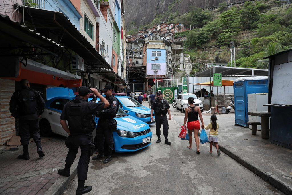 Al menos cuatro muertos y 80 detenidos deja una operación policial en Río
