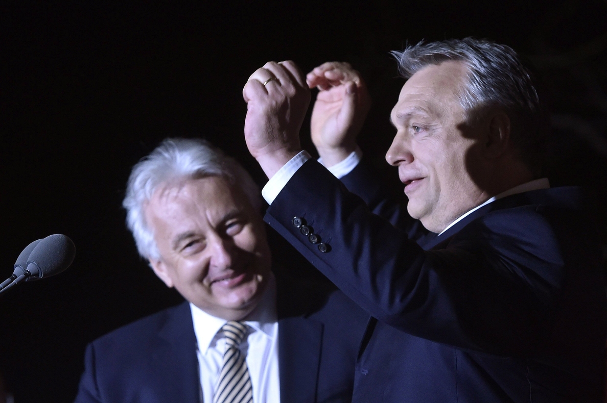 Primeros datos dan a gobernante partido de Orban una clara victoria con 49,5%