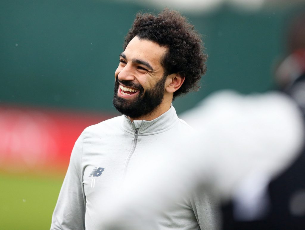 El City sale con defensa de tres; Salah vuelve al once en el Liverpool