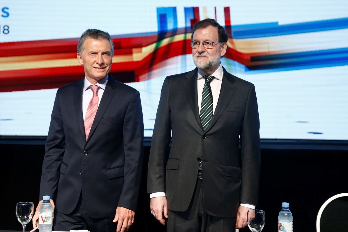 Macri toma como «ejemplo» en Argentina el rumbo de su «amigo» Rajoy en España