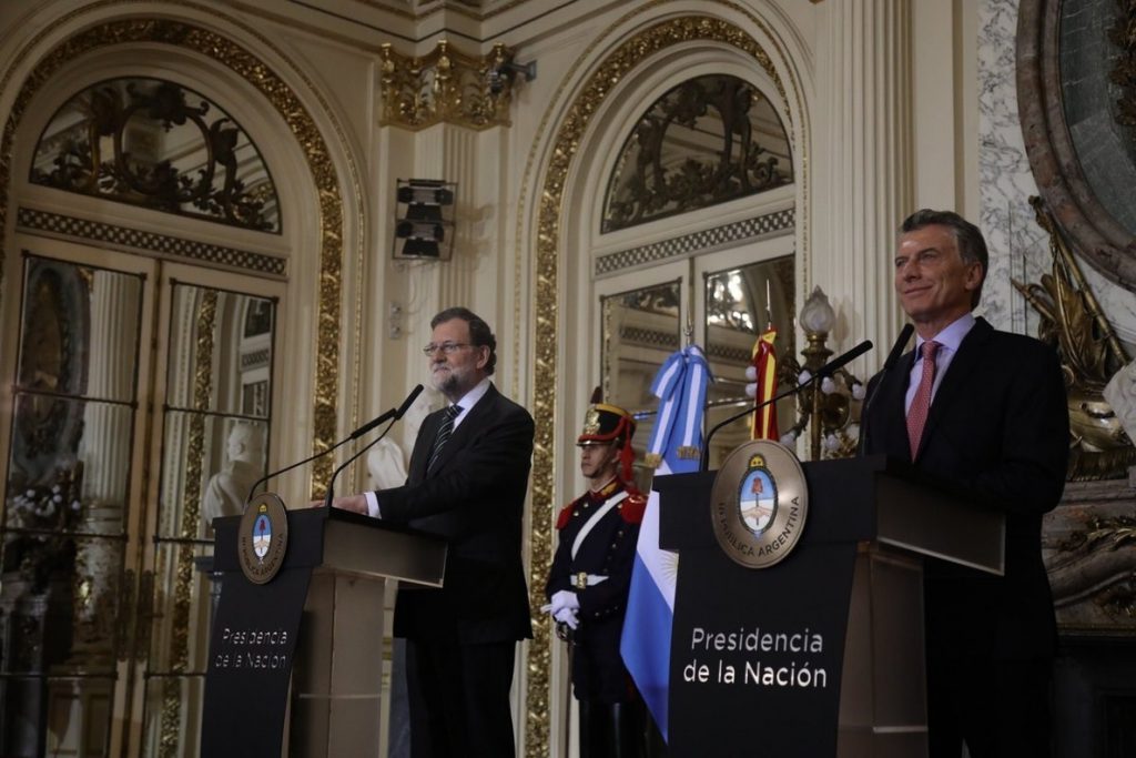 Rajoy y Macri niegan validez a las elecciones venezolanas y piden una votación «sin aprovechar el hambre y la miseria»