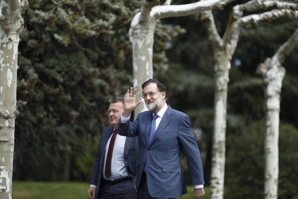 Rajoy evita dar apoyo a una operación militar en Siria e insiste en que la única solución es un «entendimiento»