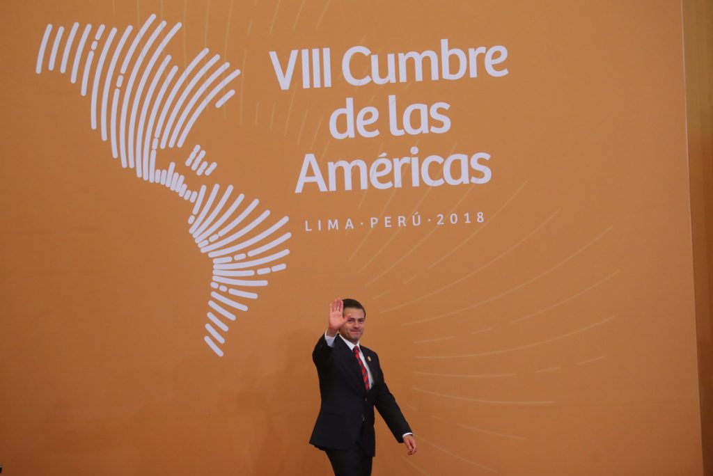 Peña Nieto invoca una solución pronta y pacífica de la crisis en Venezuela