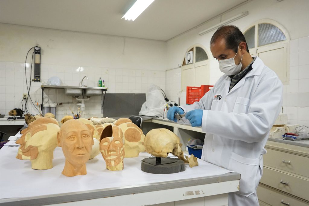 Los cráneos alargados de tiahuanacotas recuperan su rostro 3.000 años después