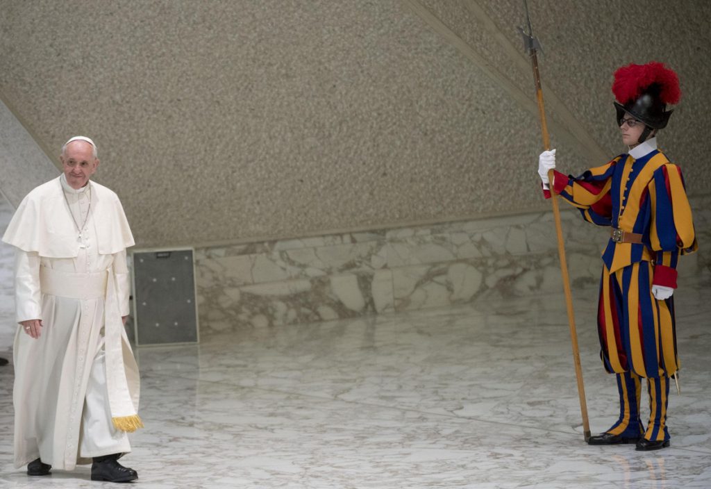 El papa dice estar preocupado por la incapacidad para el acuerdo en Siria