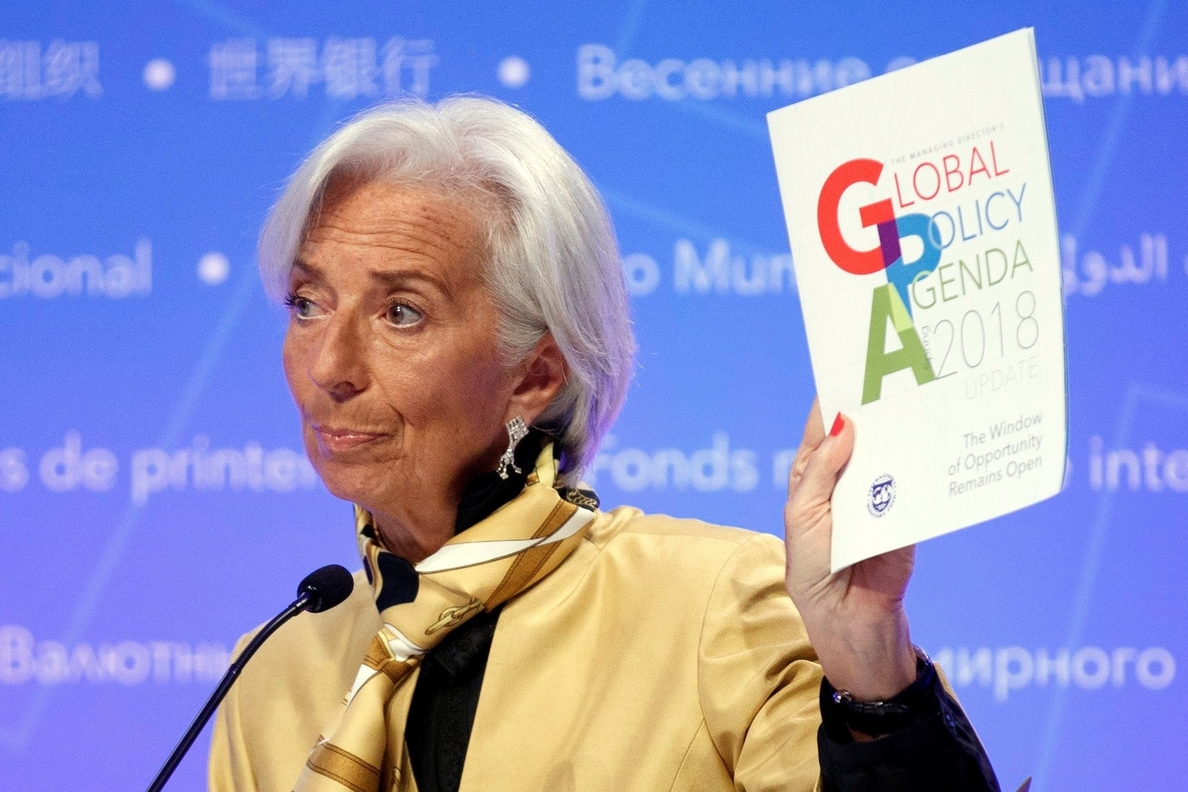 Lagarde dice que hipotética guerra comercial EEUU-China erosionará confianza
