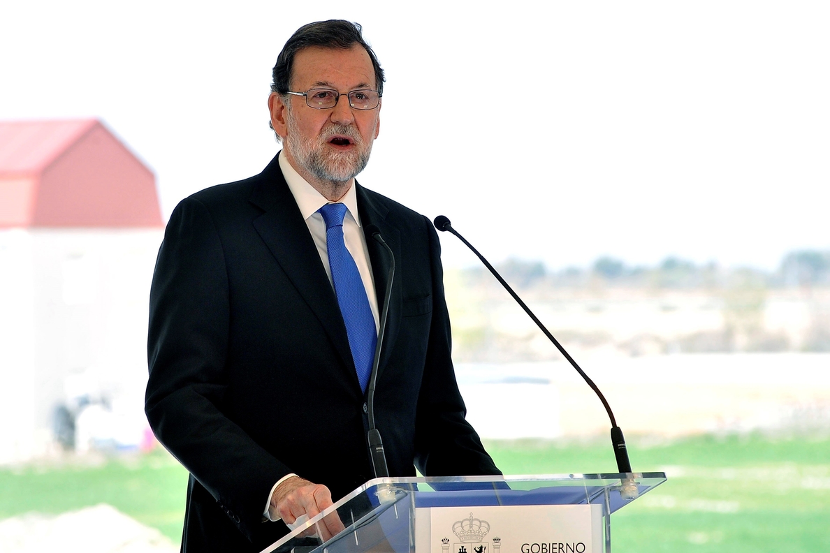 Rajoy ensalza la Transición en el aniversario de los primeros ayuntamientos