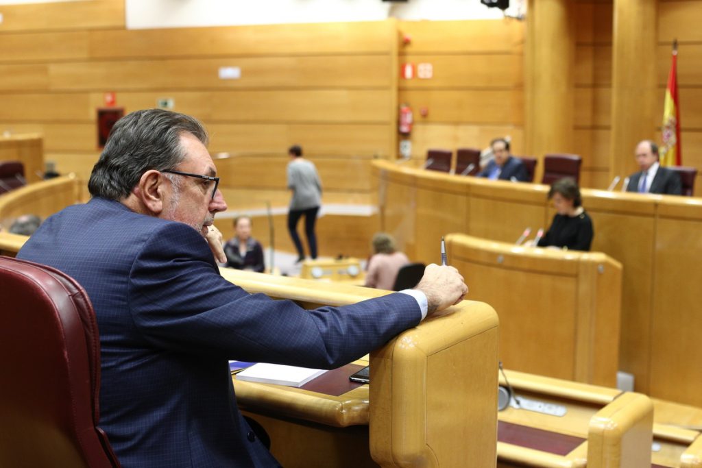PDeCAT pide que Santamaría explique en la comisión del 155 del Senado la demanda contra Mas por el 9N