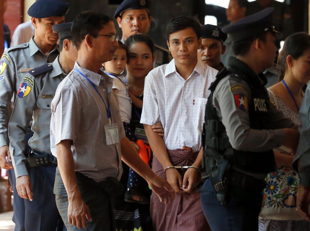 Los dos periodistas procesados en Birmania cayeron en una trampa del Ejército